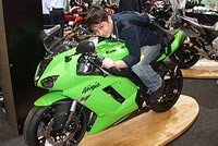 �y�w�|�P�O�q