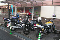 ���R�W��