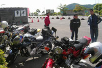 ����q�ꓞ��